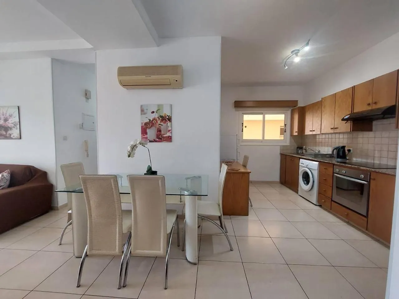 Apartment Sunny 2 Bedroom Larnaca Center